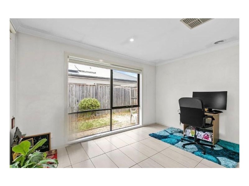 61 Mclachlan Drive, Williams Landing VIC 3027