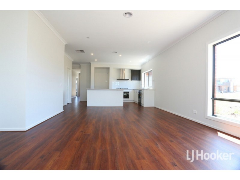 33 Blairmont Crescent, Tarneit VIC 3029