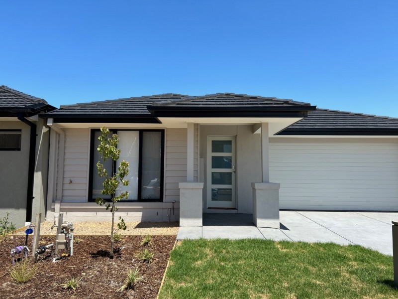29 Generation Crescent, Mambourin VIC 3024