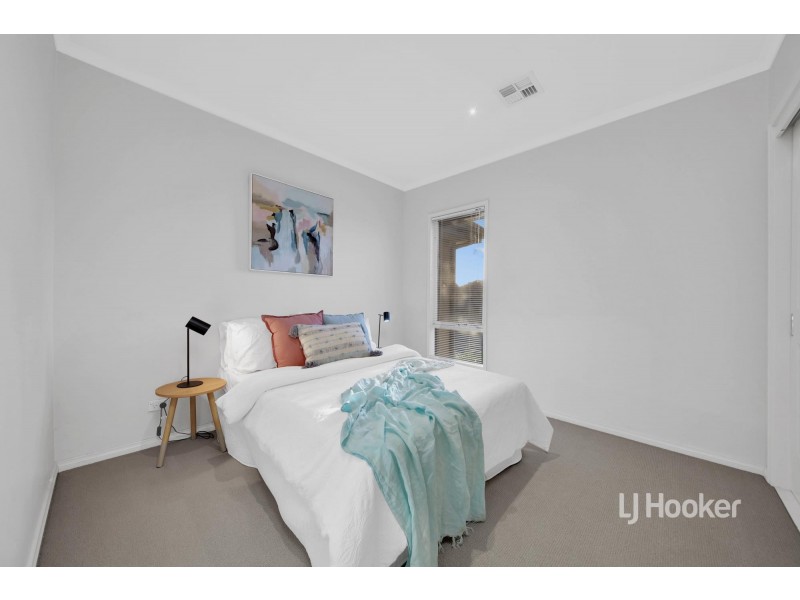 40/1 Greg Norman Drive, Sanctuary Lakes VIC 3030