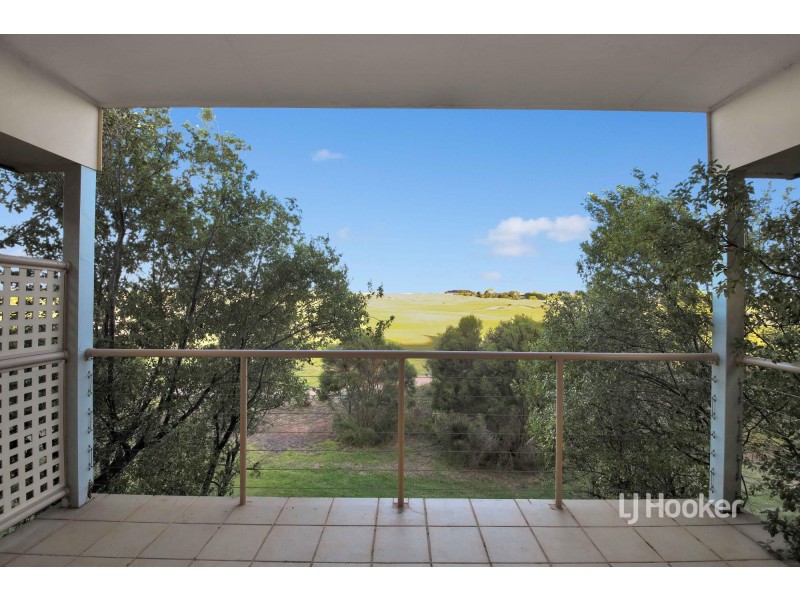 40/1 Greg Norman Drive, Sanctuary Lakes VIC 3030