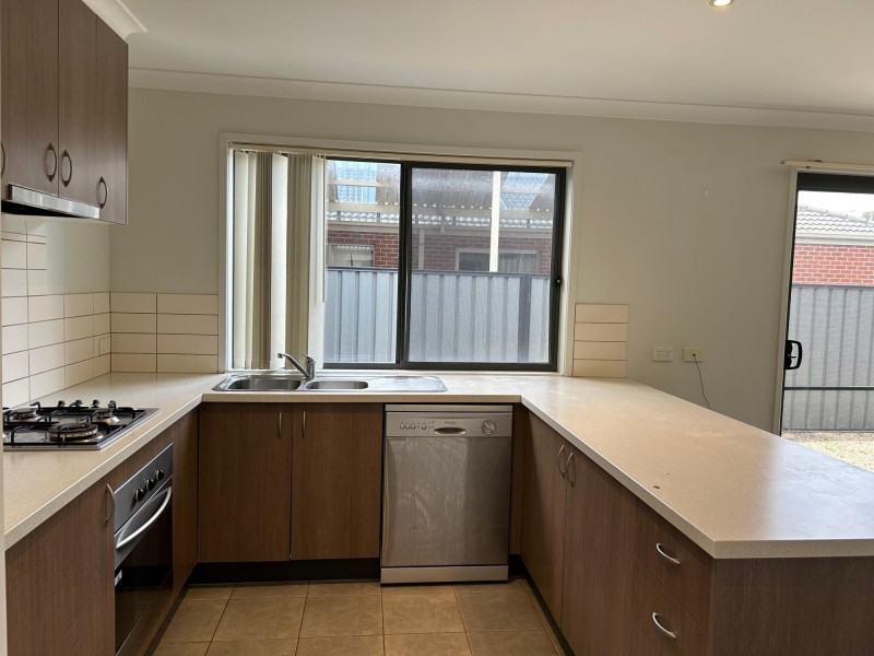 19 Fairbridge Road, Point Cook VIC 3030