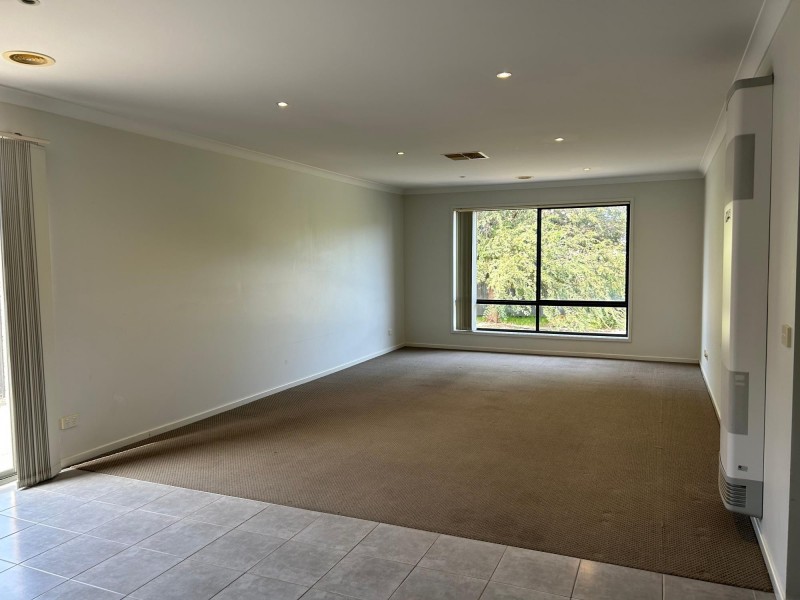 19 Fairbridge Road, Point Cook VIC 3030