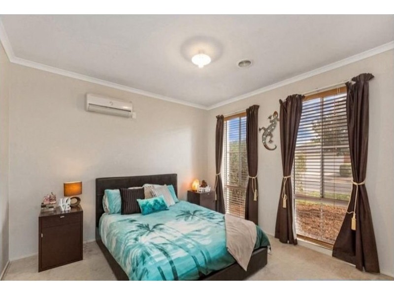 27 Dalkeith Drive, Point Cook VIC 3030