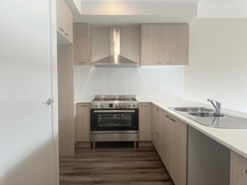 16 Petersborough Rise, Werribee VIC 3030