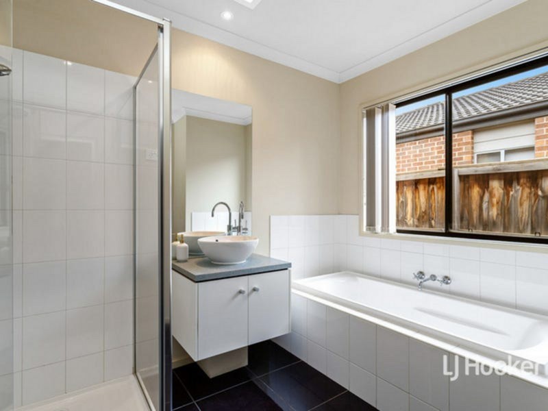 30 Crossway Avenue, Tarneit VIC 3029