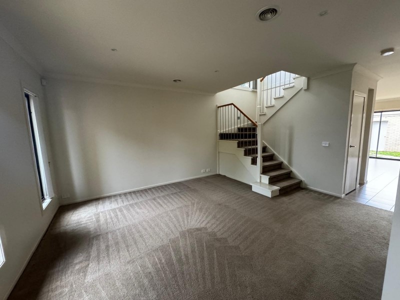 24 Prominence Boulevard, Tarneit VIC 3029