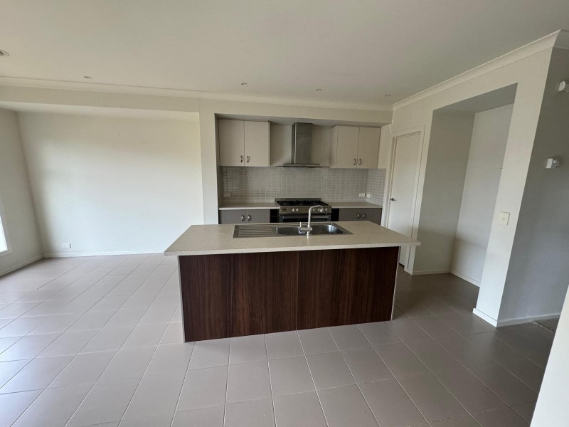 24 Prominence Boulevard, Tarneit VIC 3029
