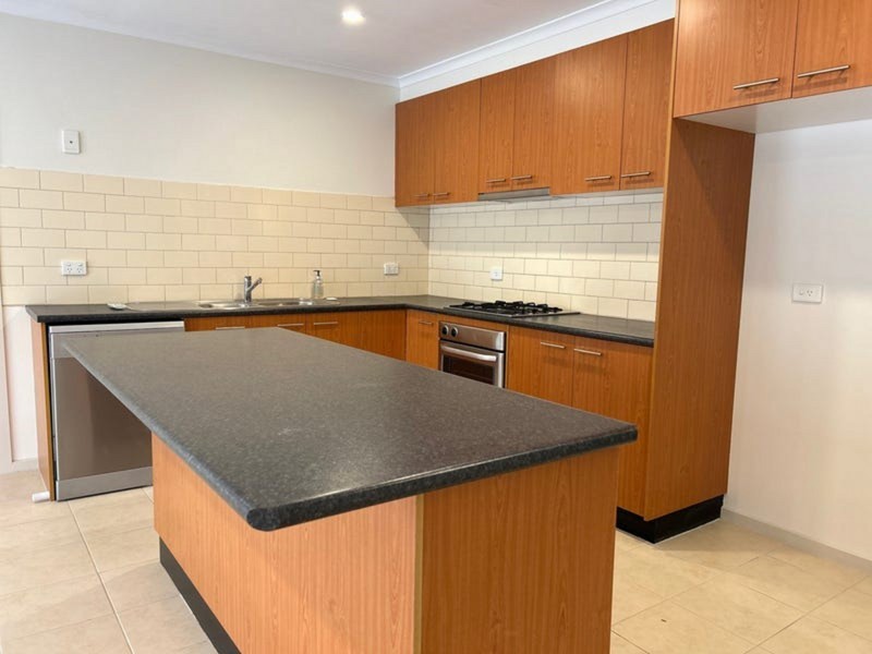 2/2 Cooper Street, Hoppers Crossing VIC 3029