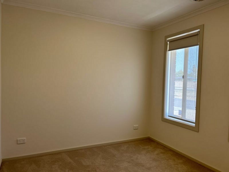 2/2 Cooper Street, Hoppers Crossing VIC 3029