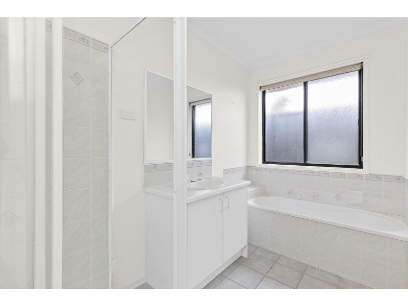 1 Hibiscus Court, Altona Meadows VIC 3028