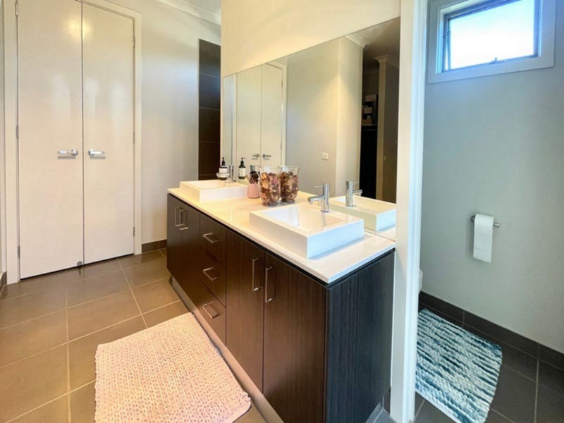 25 Delaney Boulevard, Williams Landing VIC 3027
