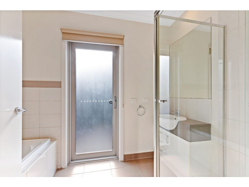 4/141-147 Princes Highway, Werribee VIC 3030