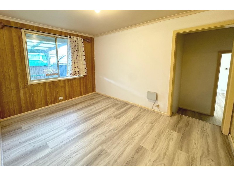 13 First Avenue, Melton South VIC 3338