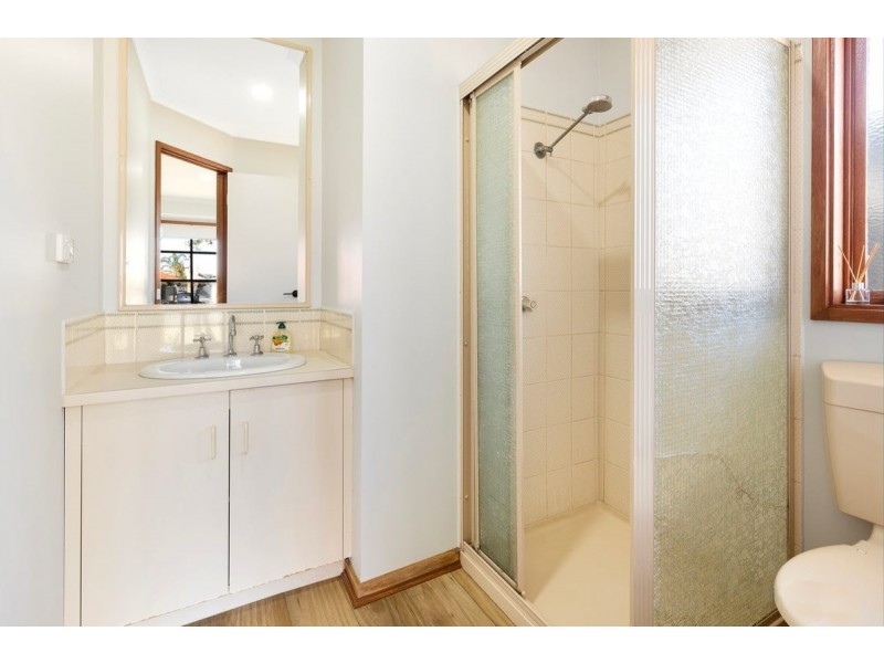 12 Hungerford Drive, Brookfield VIC 3338