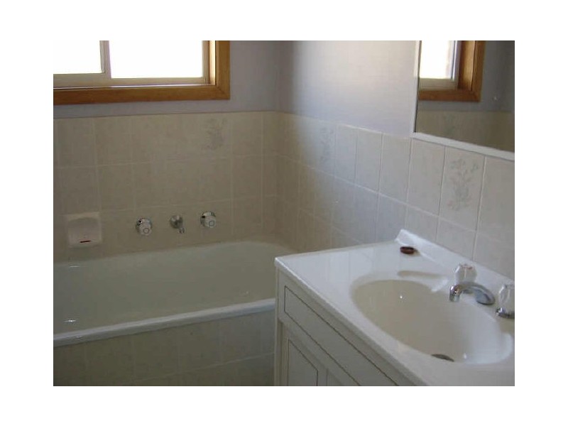 1/273 Greaves Street North, Werribee VIC 3030