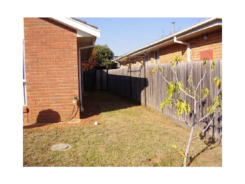 1/273 Greaves Street North, Werribee VIC 3030