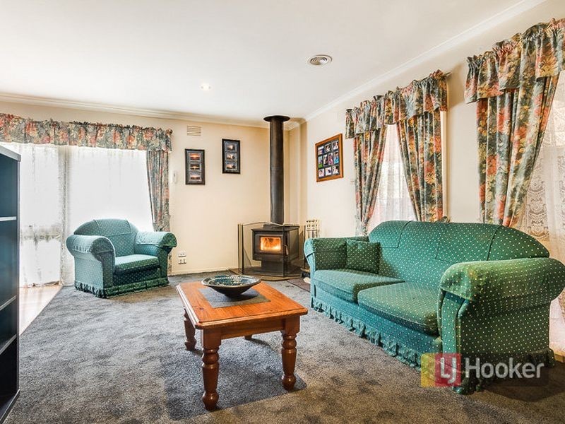 11 Parklands Grove, Werribee VIC 3030