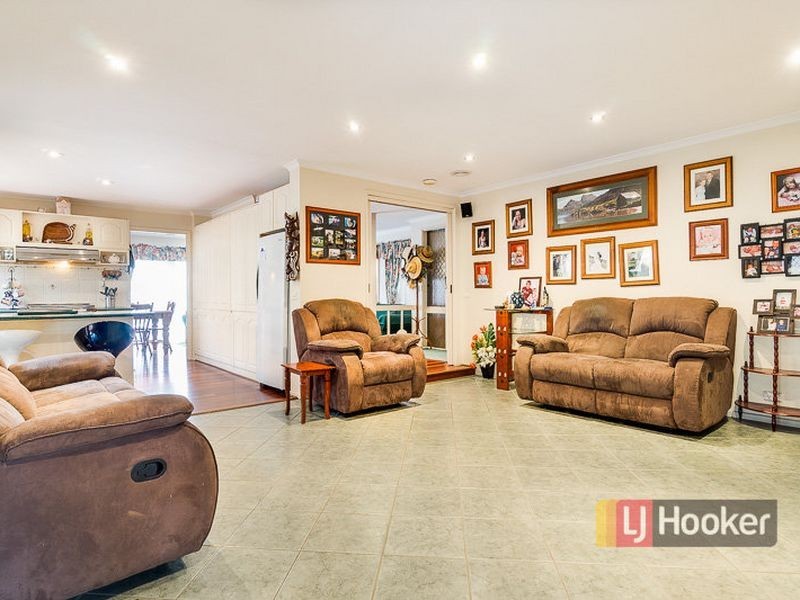 11 Parklands Grove, Werribee VIC 3030