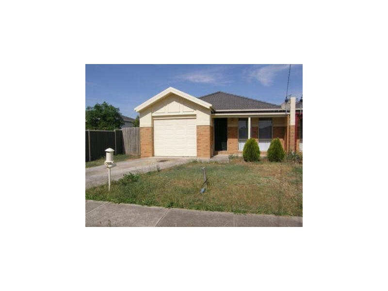 100 Rosella Ave, Werribee VIC 3030