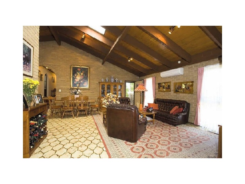 4 Terrigal Court, Werribee VIC 3030