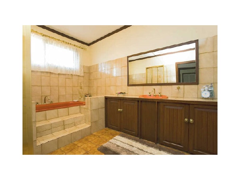 4 Terrigal Court, Werribee VIC 3030