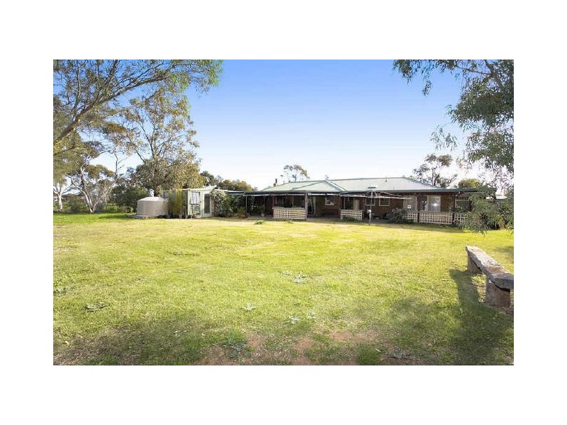 90 Narraburra Road, Little River VIC 3211