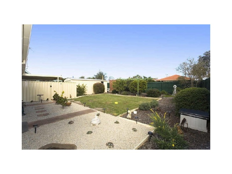 125 Cambridge Crescent, Werribee VIC 3030