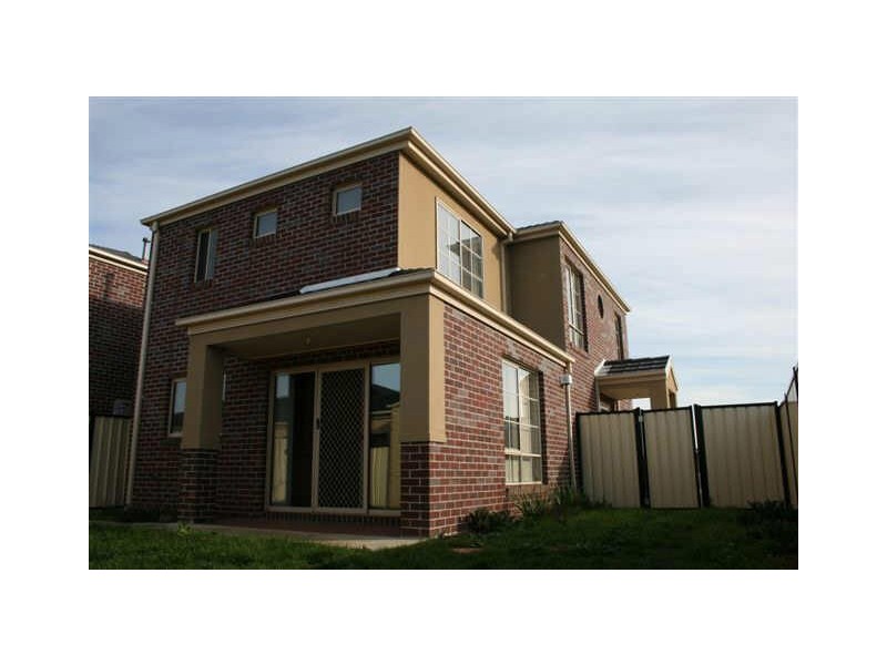 1/99 Thames Boulevard, Werribee VIC 3030