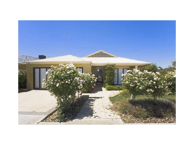 8 Thomas Carr Drive, Tarneit VIC 3029