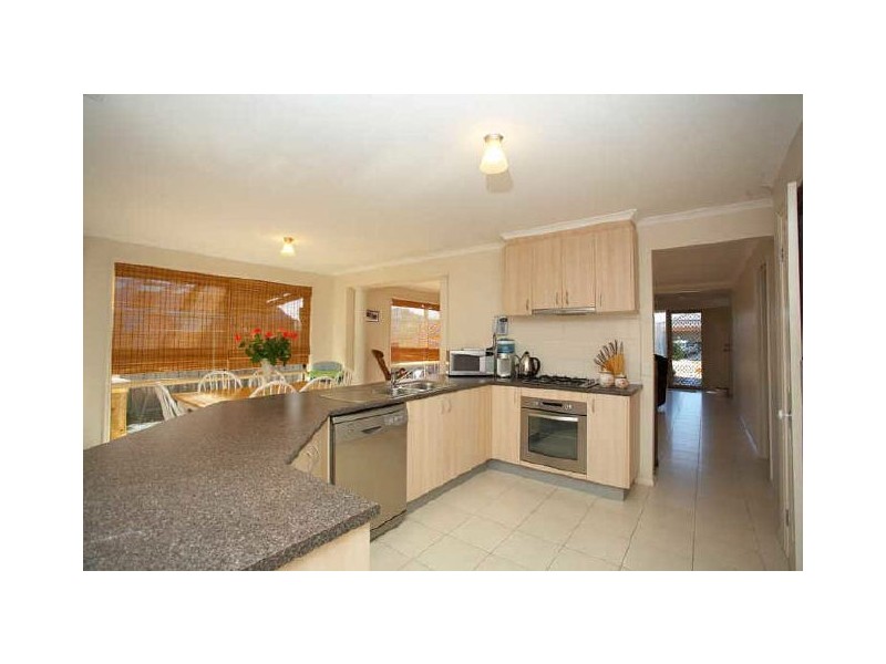 10 Maclarens Close, Wyndham Vale VIC 3024