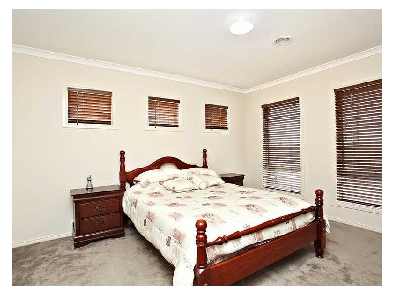 23 Vaughan Chase, Wyndham Vale VIC 3024