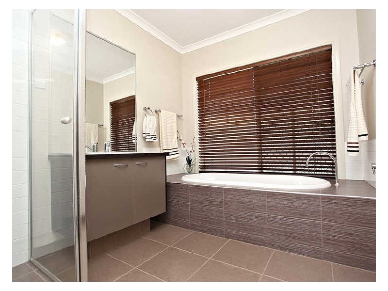 23 Vaughan Chase, Wyndham Vale VIC 3024