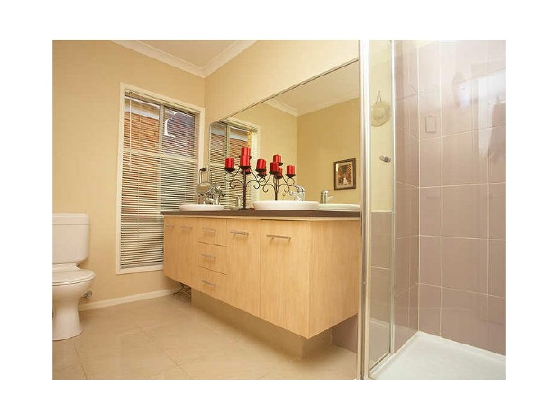 6 Desert Gum Terrace, Wyndham Vale VIC 3024