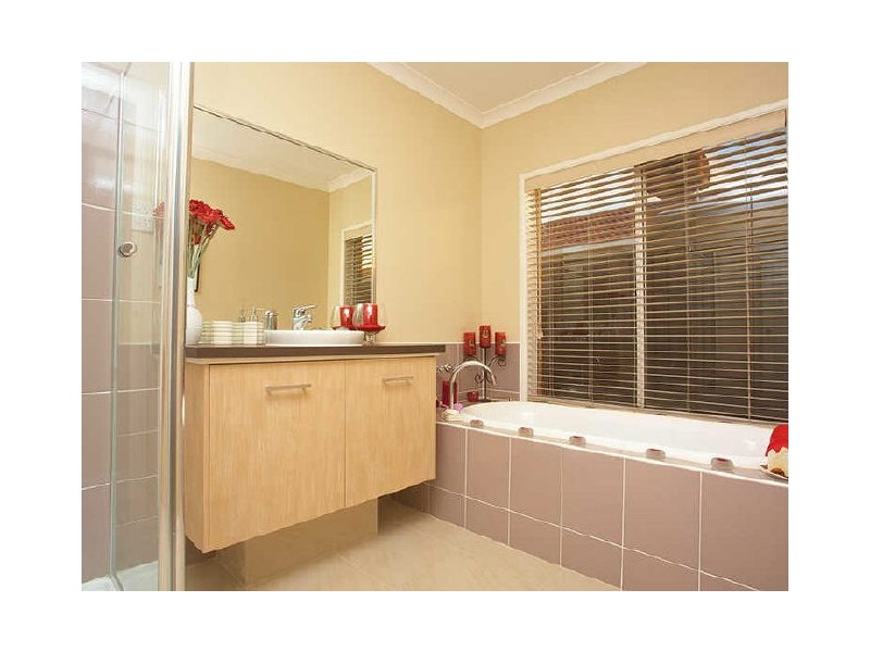 6 Desert Gum Terrace, Wyndham Vale VIC 3024