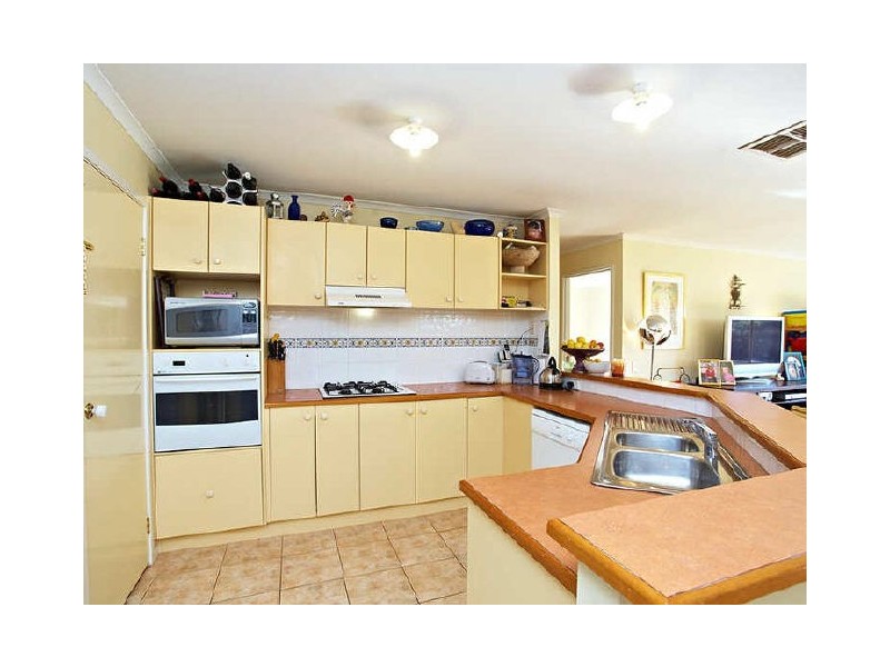 30 Brookville Avenue, Werribee VIC 3030