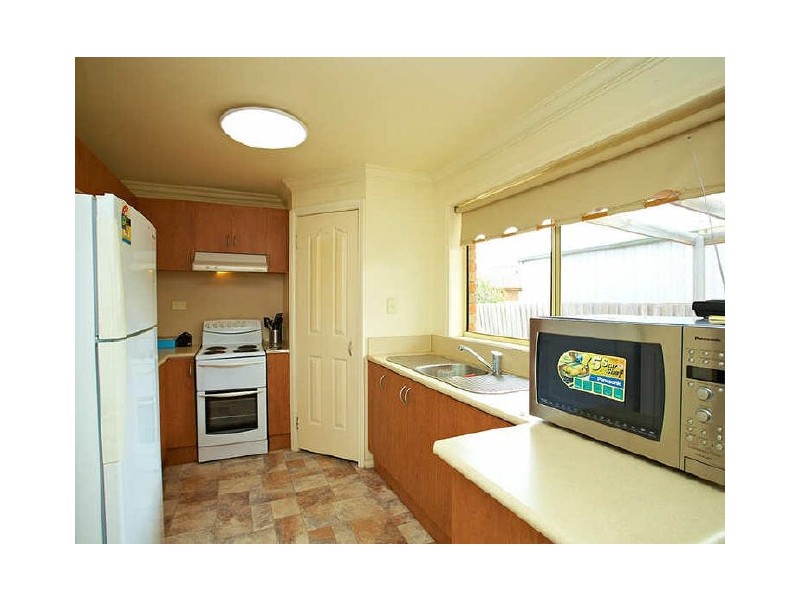 6 Lamb Grove, Hoppers Crossing VIC 3029