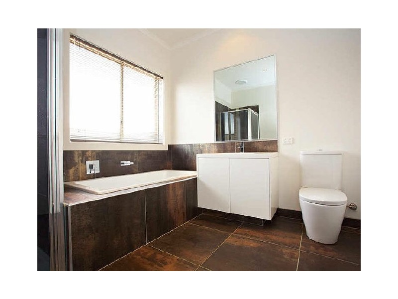 15 Hollows Circuit, Tarneit VIC 3029