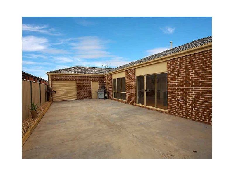 15 Hollows Circuit, Tarneit VIC 3029