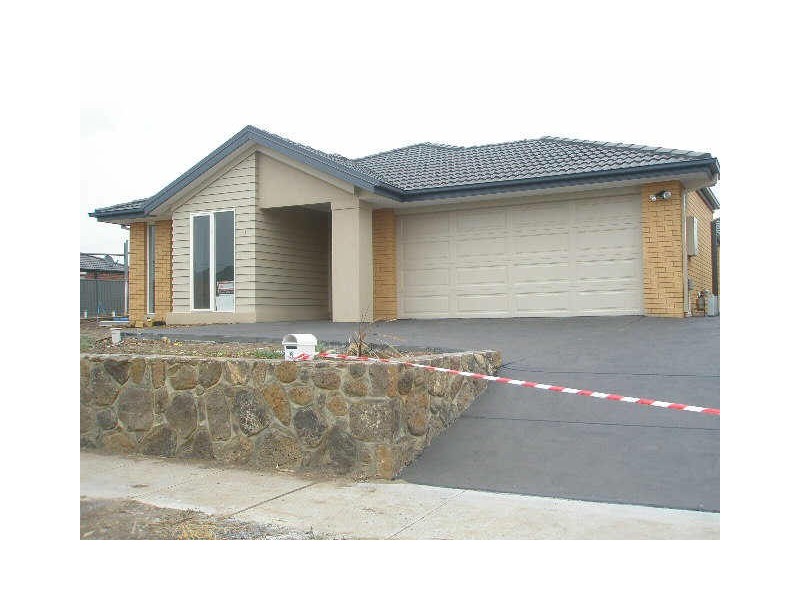 6 Murdeduke Crescent, Wyndham Vale VIC 3024