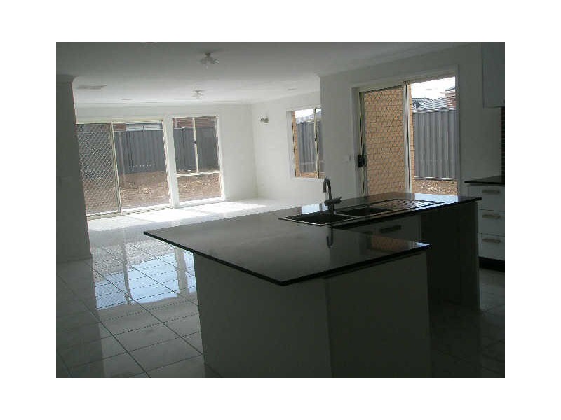 6 Murdeduke Crescent, Wyndham Vale VIC 3024