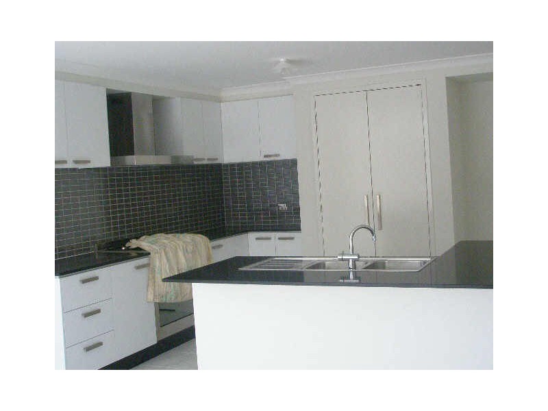 6 Murdeduke Crescent, Wyndham Vale VIC 3024