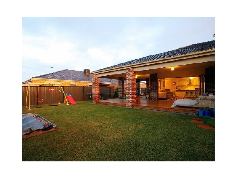 41 Niland Crescent, Point Cook VIC 3030