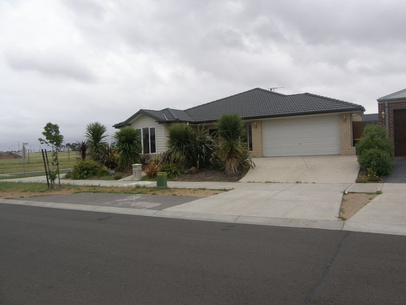 160 Rose Grange Boulevard, Tarneit VIC 3029