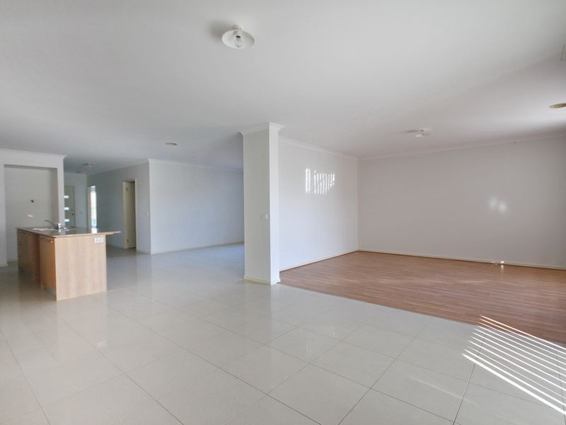 160 Rose Grange Boulevard, Tarneit VIC 3029