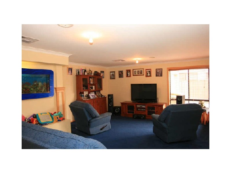 26 MacLarens Close, Wyndham Vale VIC 3024