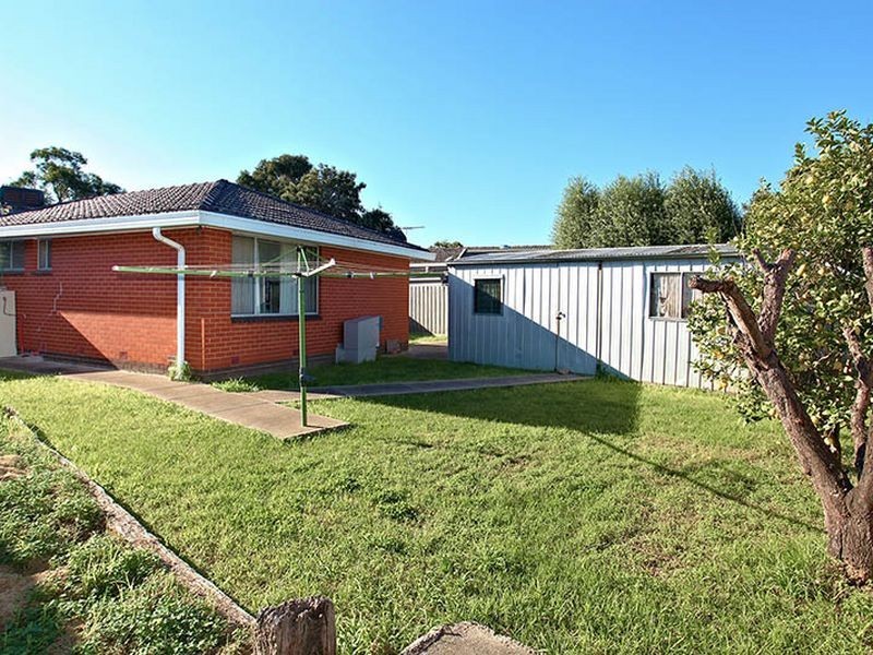 33 Moffatt Crescent, Hoppers Crossing VIC 3029