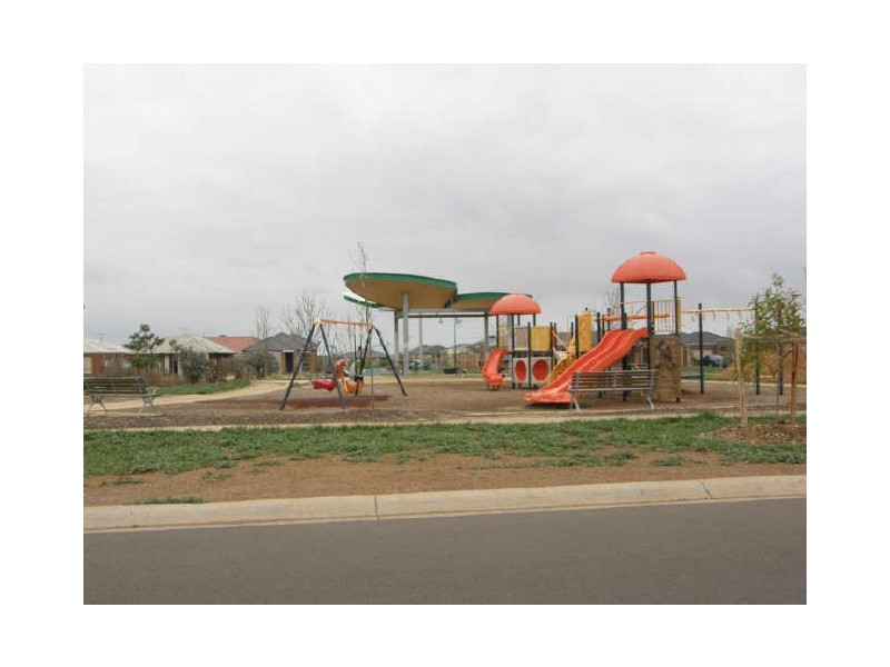 19 Emperor Pde, Tarneit VIC 3029
