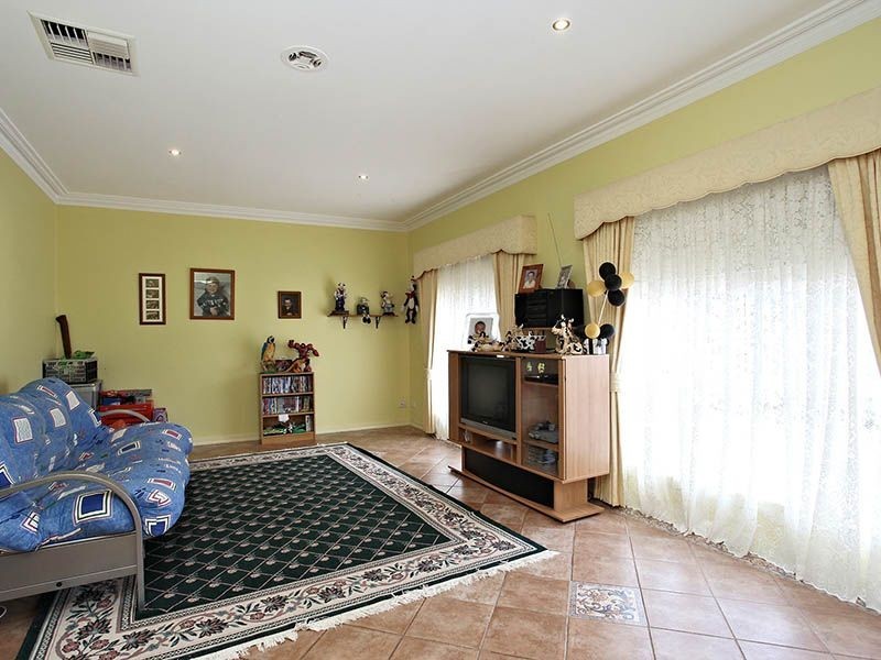 46 Grevillea Crescent, Hoppers Crossing VIC 3029