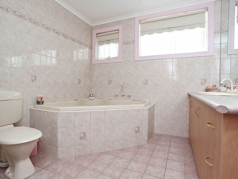 46 Grevillea Crescent, Hoppers Crossing VIC 3029